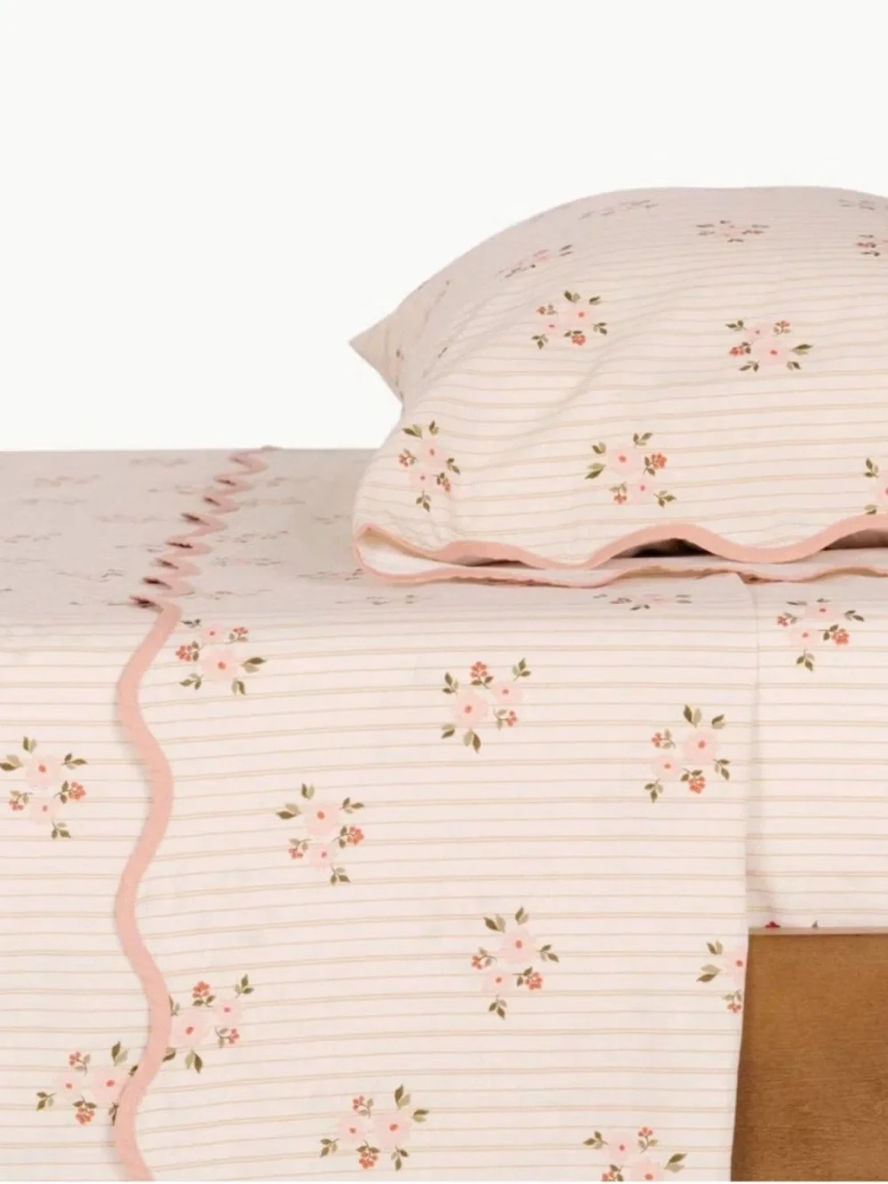 Gathre  Queen Scalloped Floral Sheet Set 100% Cotton
